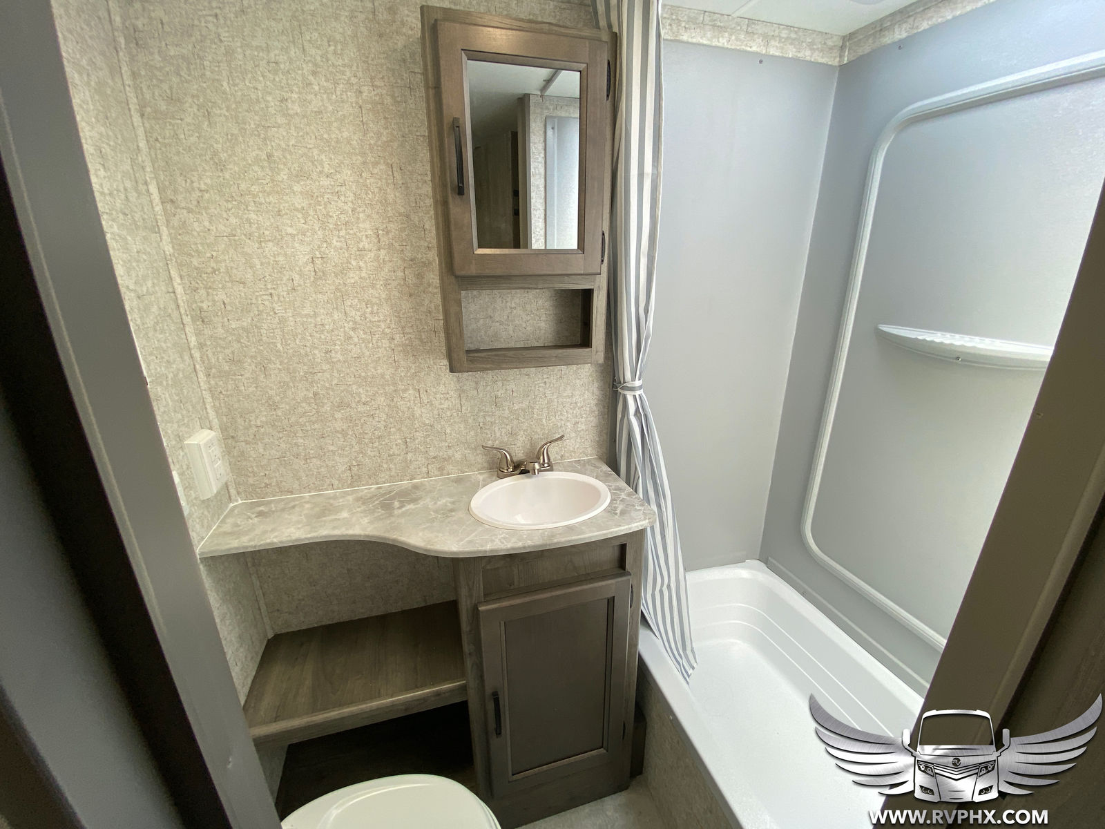 300BHS Trailer Rental 