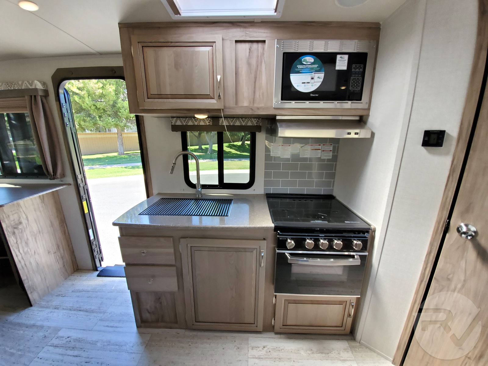 185X Trailer Rental 