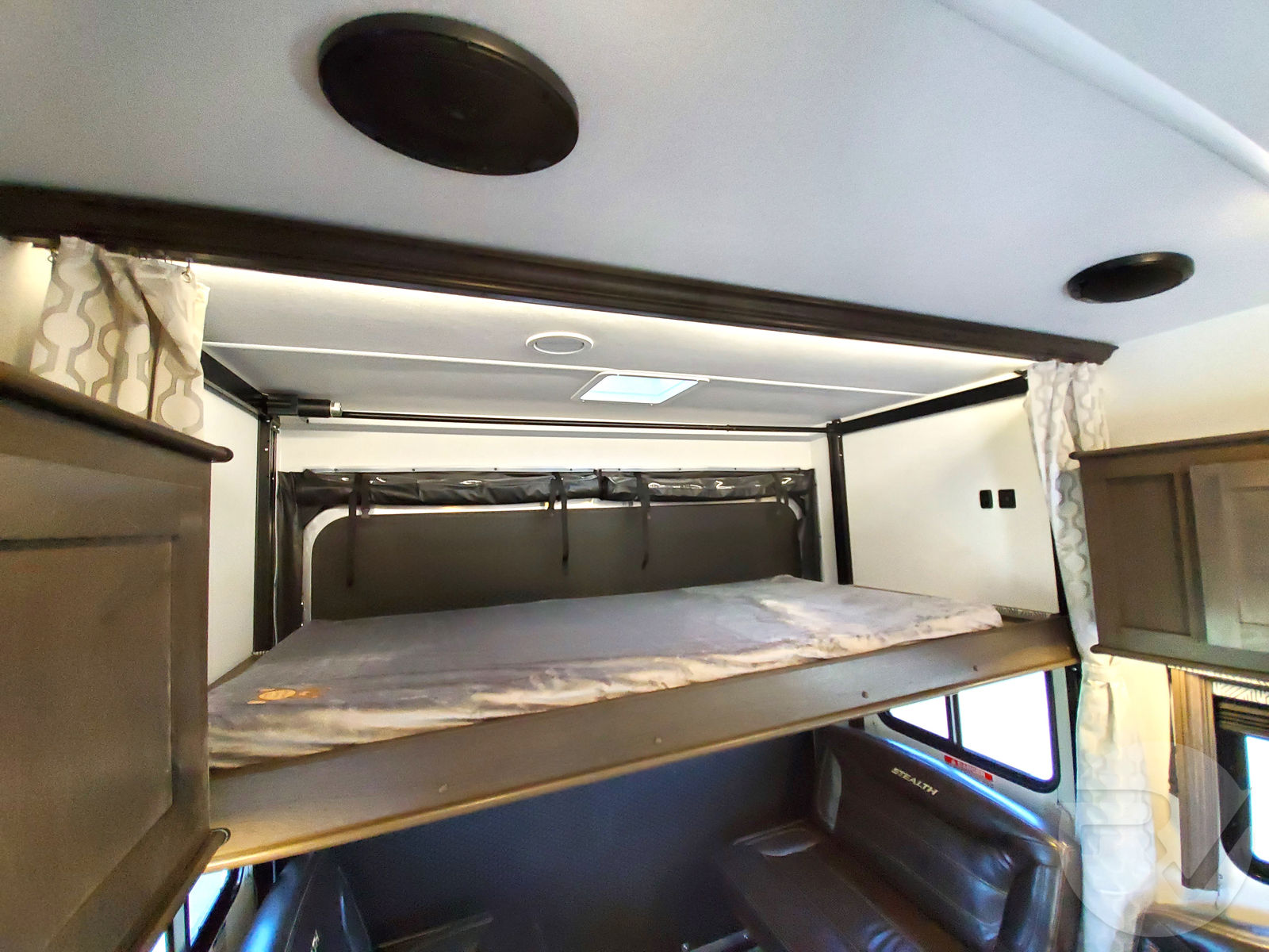 FQ2514 Toy Hauler Rental 