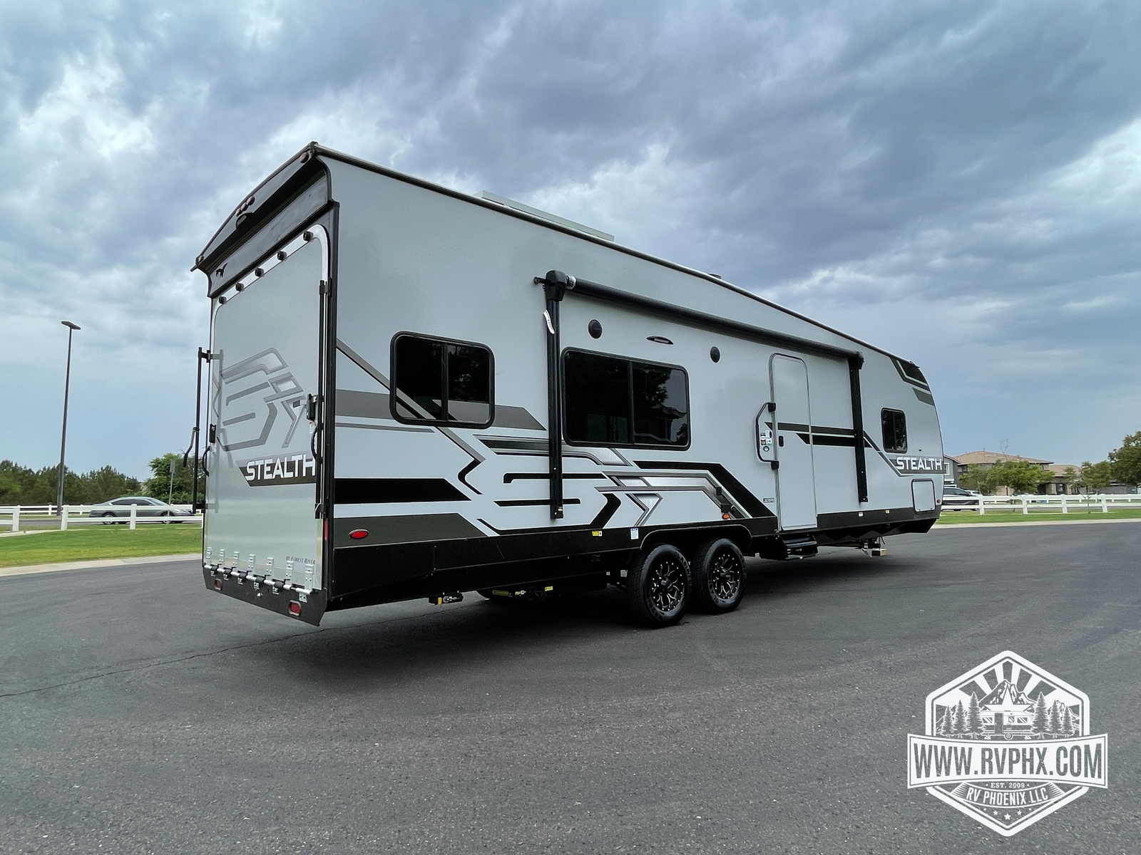 FQ2715 Toy Hauler Rental 
