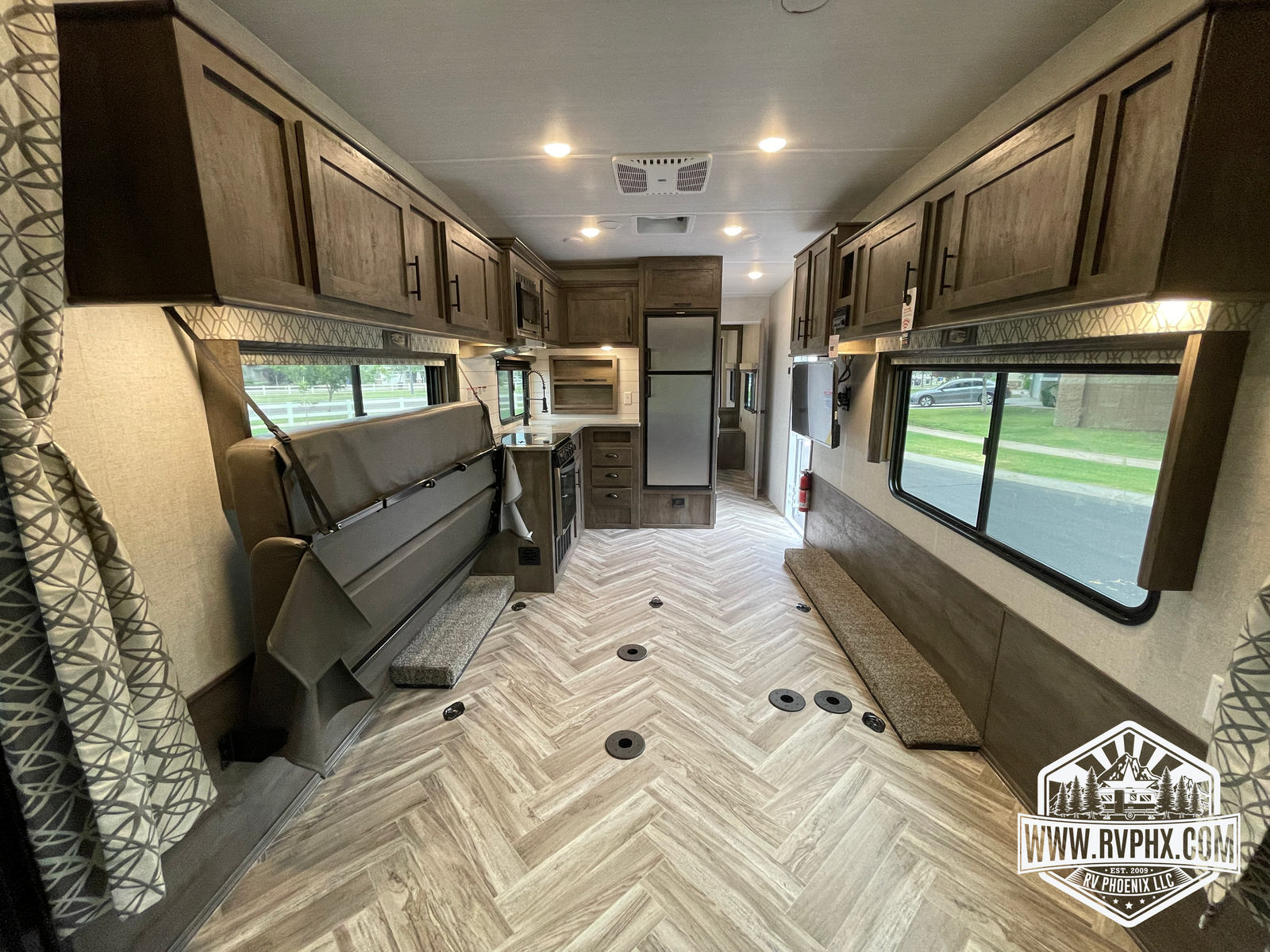 FQ2715 Toy Hauler Rental 