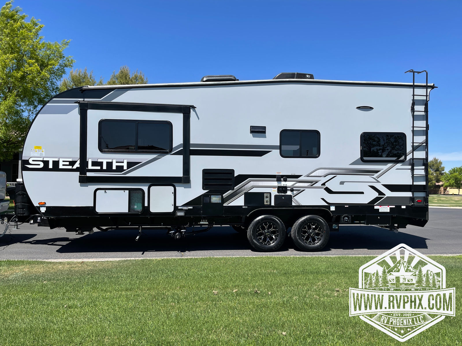 2414G Toy Hauler Rental 