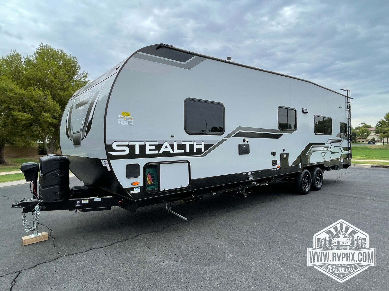 FQ2715 Toy Hauler Rental 