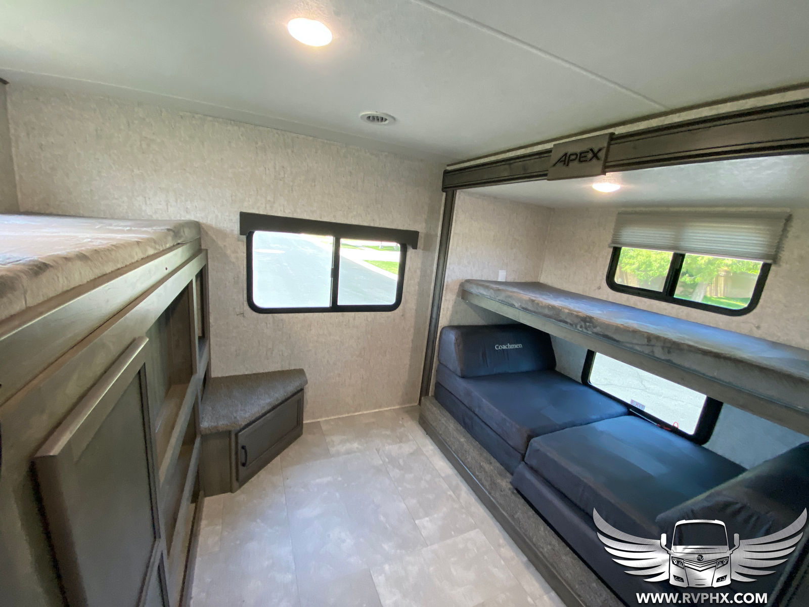 300BHS Trailer Rental 