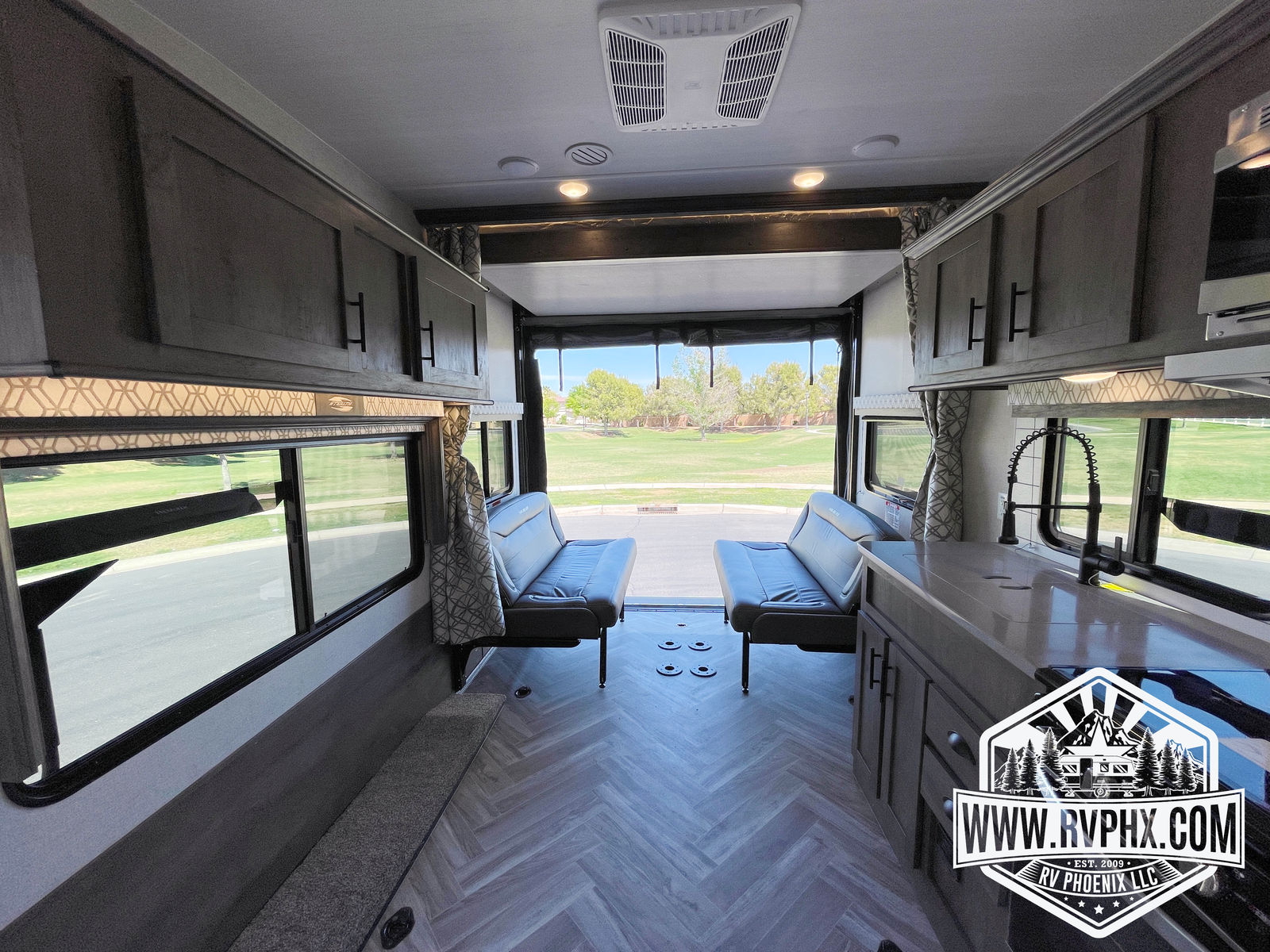 2414G Toy Hauler Rental 