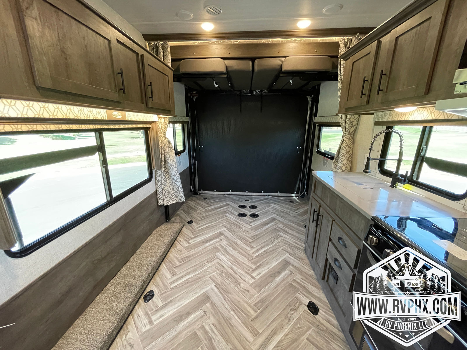 2414G Toy Hauler Rental 