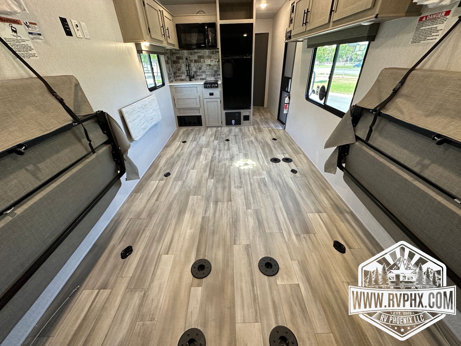 2750GLE Toy Hauler Rental 