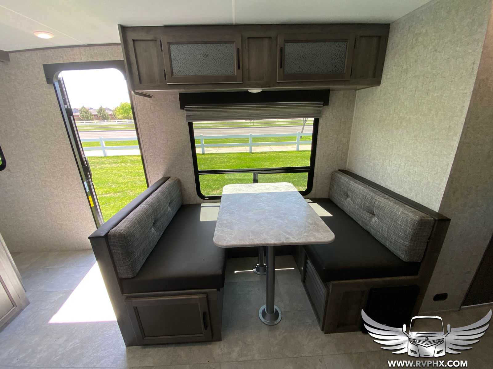 300BHS Trailer Rental 